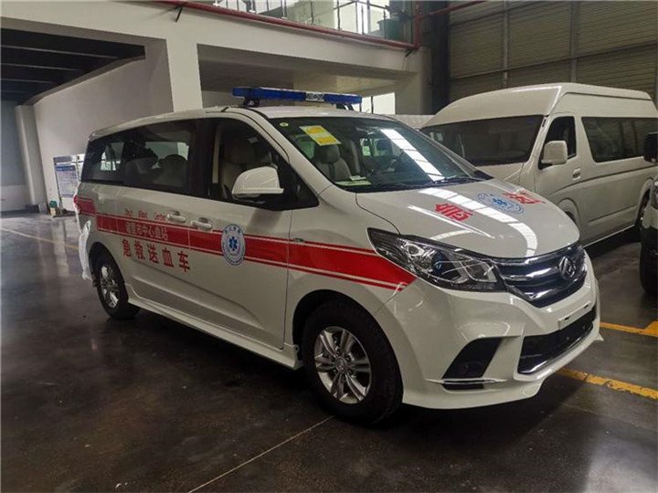 上汽大通G10血漿運(yùn)輸車(chē)